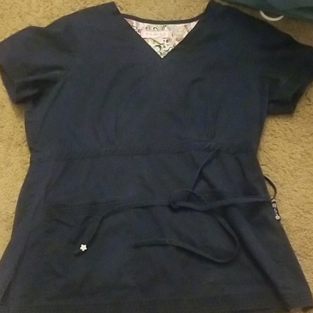 Koi Scrub top Medium